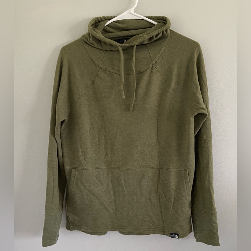 North Face Olive green pull-over. XS (wmn’s). Great condition